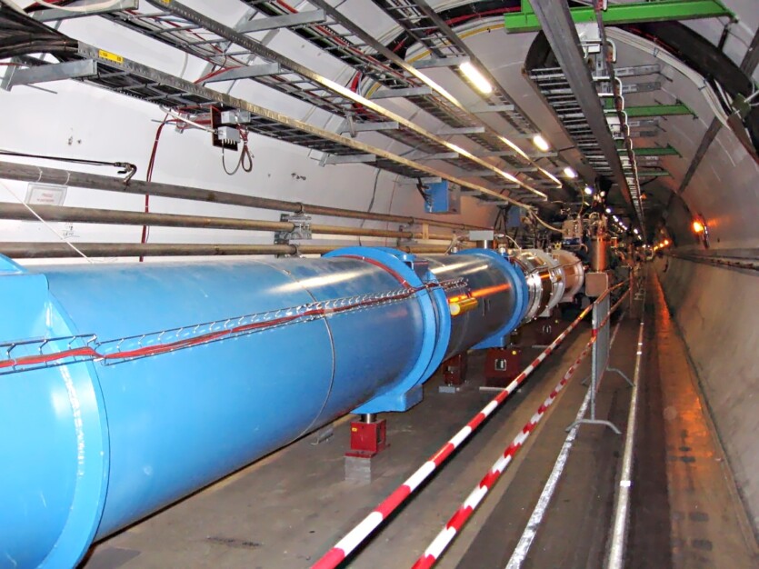 «Самая маленькая из известных частиц»: физики CERN уловили сигнал топония в Большом адронном коллайдере