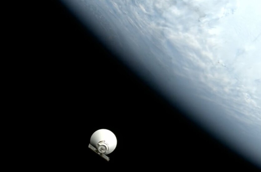 До 100 тысяч галактик на одном снимке: телескоп NASA SPHEREx прислал первые кадры Вселенной